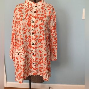 Such a pretty top! Lightweight and super comfortable